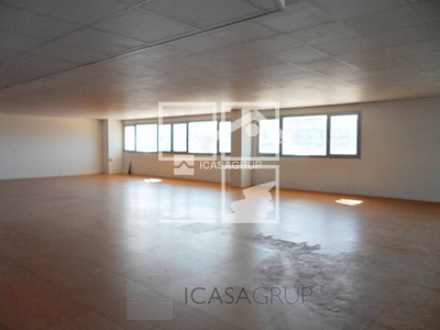 Inmueble en Avenida CERDANYOLA   A LOCAL 15, Barcelona