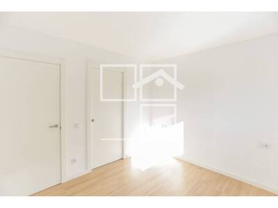 Inmueble en de la Serra, Barcelona