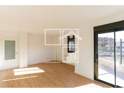 Inmueble en de la Serra, Barcelona