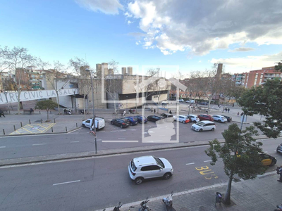 Local en Avenida Marquès de Sant Mori    2, Badalona Barcelona