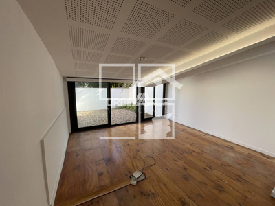 Local en Calle Font Vella    bajos, Terrassa Barcelona