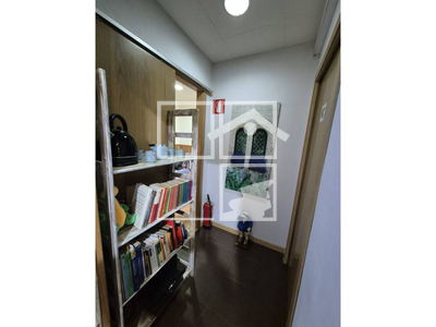 Inmueble en Calle Floridablanca    BAJOS, Barcelona