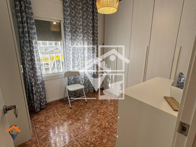 Inmueble en Calle Penedès    Bajo, Barcelona