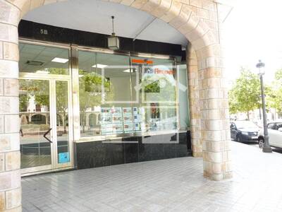 Local en Maria AguilÃ³, Sabadell Barcelona