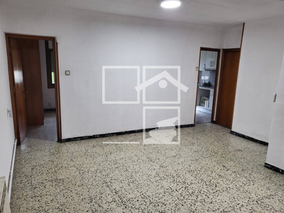 Local en Calle Montserrat   23 1º, Badalona Barcelona