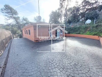 Local en Paseo Estación de Torreblanca    , Vacarisses Barcelona