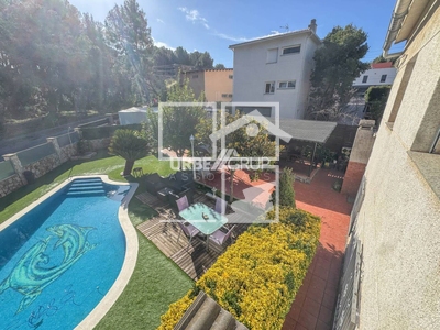 Local en Avenida Martorell Número 15  , Sant Esteve Sesrovires Barcelona