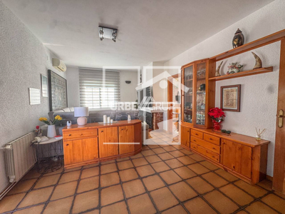 Local en Avenida Martorell Número 15  , Sant Esteve Sesrovires Barcelona