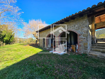 Local en Sant Joan Les Fonts Girona